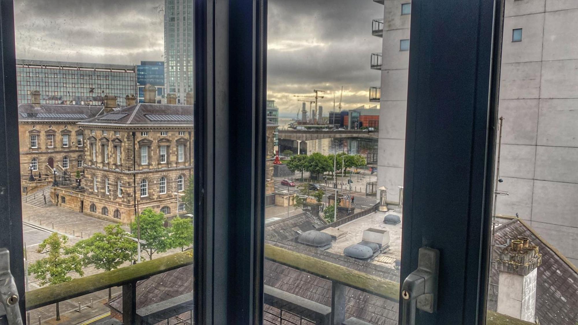 2 Bed City Centre Apt, Free Parking - Albert Clock, Customs House Belfast Exterior photo