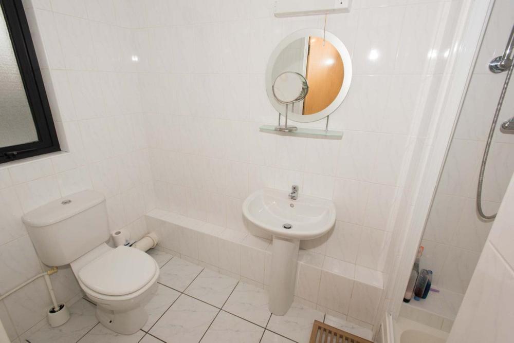 2 Bed City Centre Apt, Free Parking - Albert Clock, Customs House Belfast Exterior photo